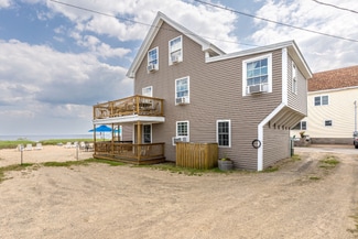 2 Traynor St, Old Orchard Beach, ME 04064