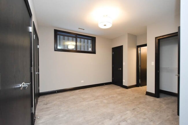 4324 N Ashland Ave unit J04P, Chicago, IL 60613 - photo 7