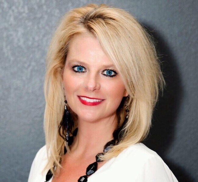 9551 Sheffield Rd, Perrysburg, OH 43551