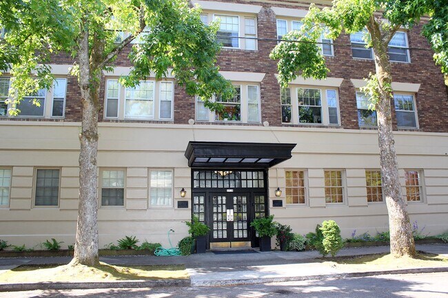 1928 SW Laurel St unit 7, Portland, OR 97201 - photo 2