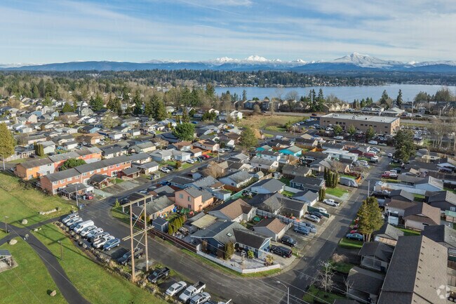 Lake Stevens has many quaint residential areas surrounding the lake.