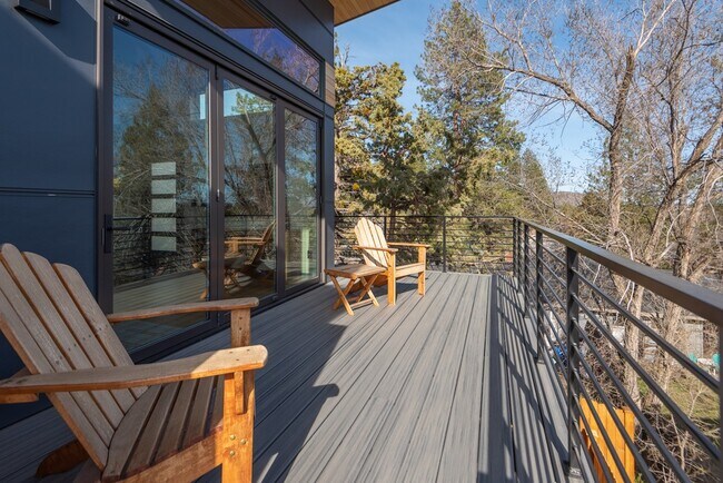 919 NW Roanoke Ave, Bend, OR 97703 - photo 5