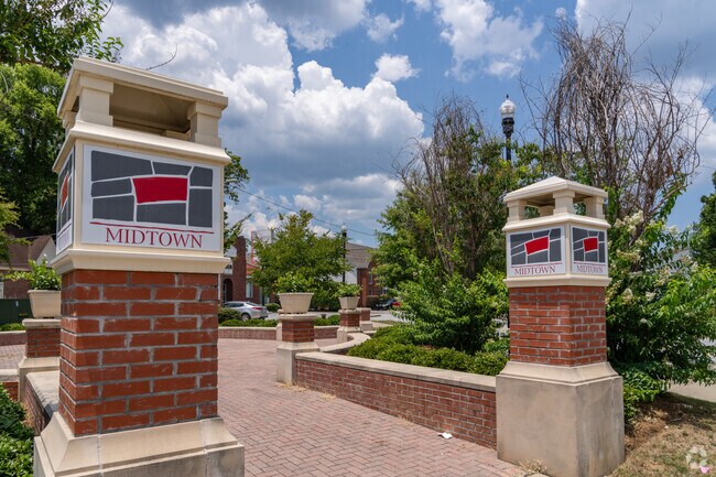 Wyntonn Village is a great neighborhood in the heart of Midtown.