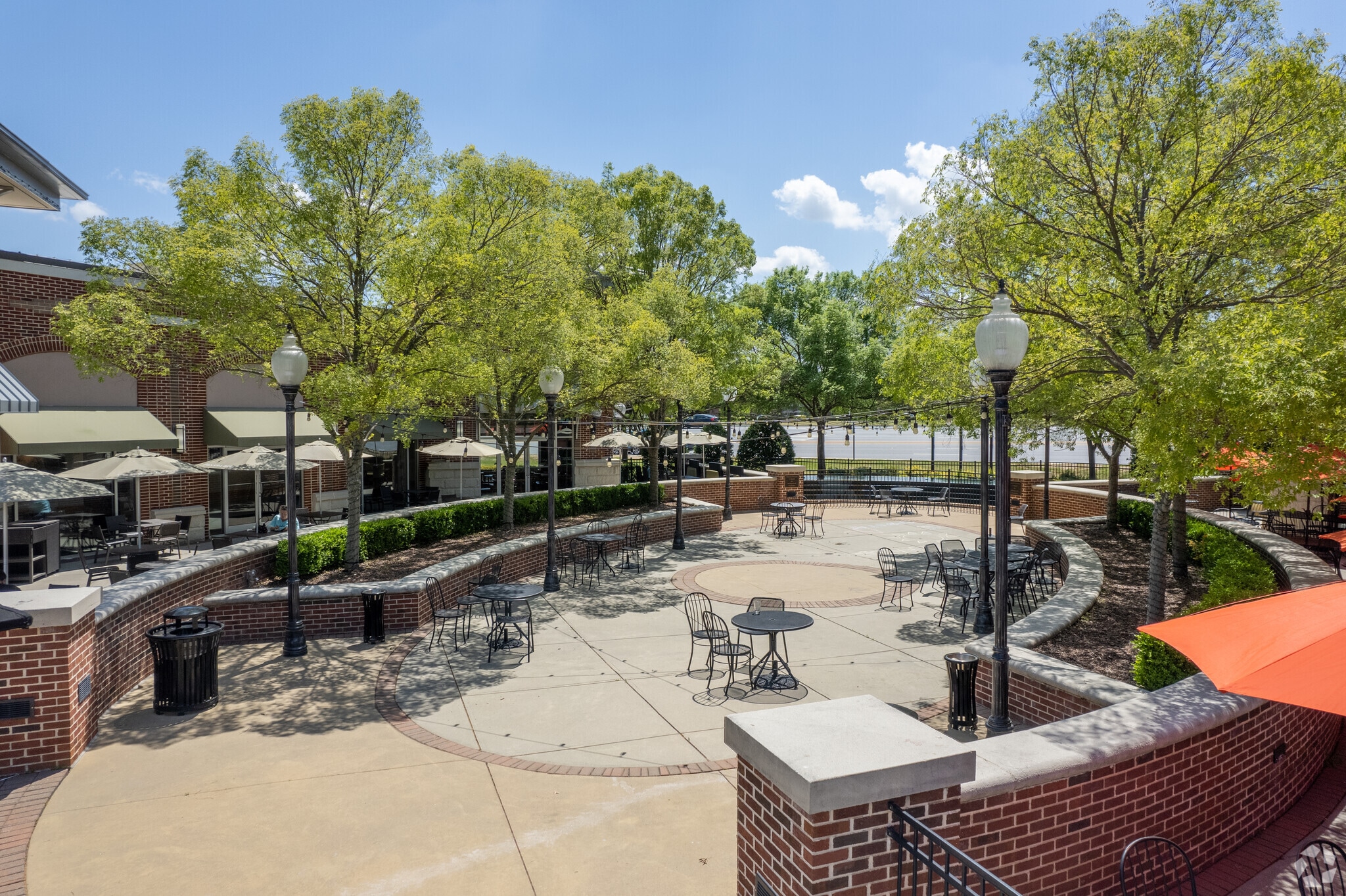 The plaza at Greenridge shopping center is a great place too meet up with friends.