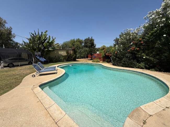 5171 E Grant Ave, Fresno, CA 93727 - photo 2