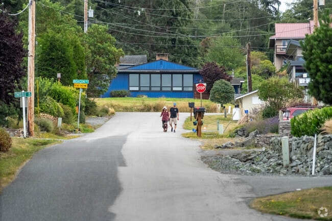 Freeland on Whidbey Island is a very walkable neighborhood.