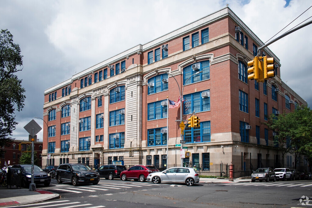 P.S. 94 Henry Longfellow aims to help students become critical thinkers in Sunset Park.