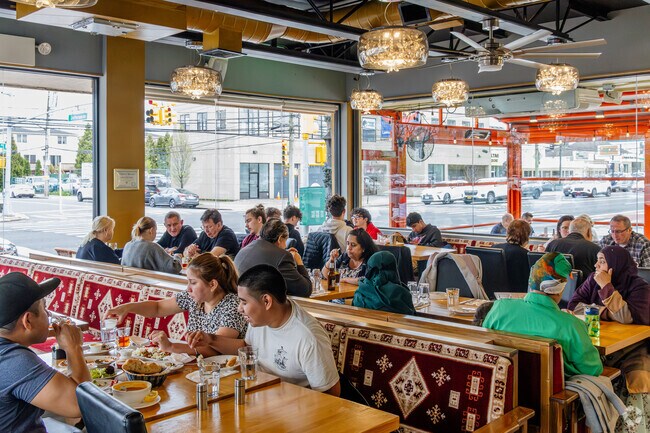 Zara Cafe Grill is a popular Turkish restaurant in Dongan Hills.