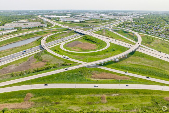 Woodridge is located near Interstate 355, allowing residents a more straight-forward commute.