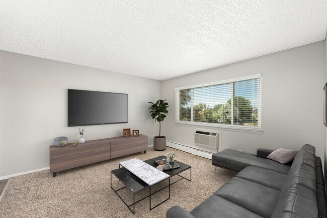 Laredo House Apartments - beautiful and quiet location, Aurora, CO 80011 - photo 5