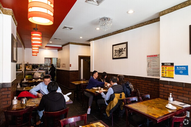 Sweet Yummy House is one of the most popular Sichuan restaurants in New York City.