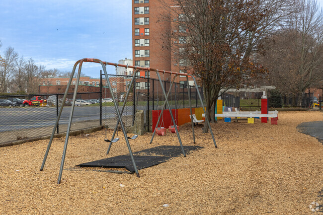 Washington Elementary School in Lynn has an overall grade of C- on Niche.