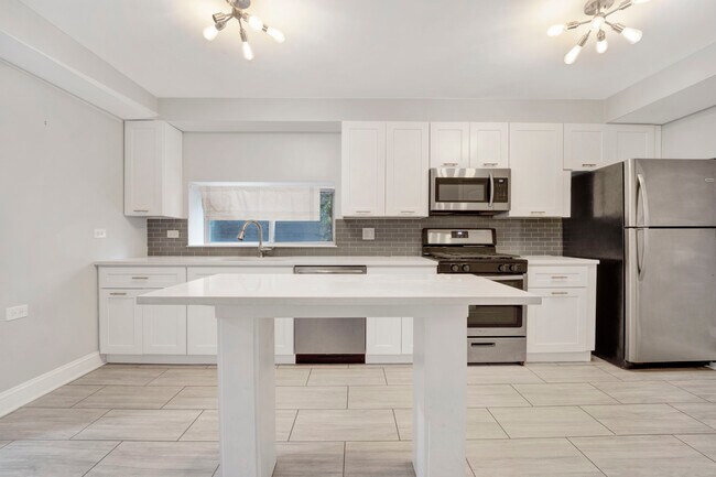 2107 W Huron St unit G, Chicago, IL 60612 - photo 2