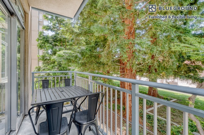 2400 W El Camino Real unit FL3-ID1417, Mountain View, CA 94040 - photo 5