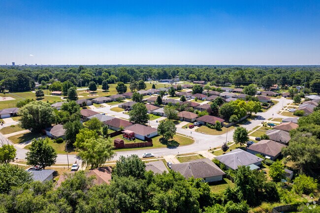 An aerial view of a neighborhood cul de sac in Bissett.