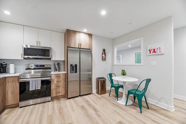 2335 W Touhy Ave unit ID1062699P, Chicago, IL 60645 - photo 2