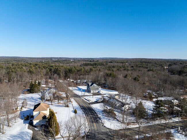 In the rural town of Londonderry, one can find plenty of wide open spaces to enjoy some peace and quiet.