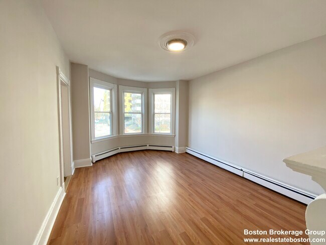 1574 Tremont St unit 2, Roxbury Crossing, MA 02120 - photo 3