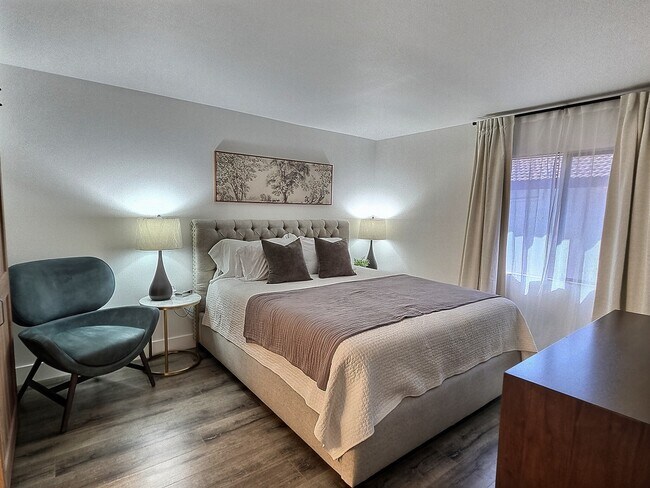 28021 Sarabande Ln unit CanyonLuxeCondo, Canyon Country, CA 91387 - photo 2