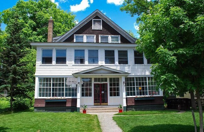 145 Park Ave unit 2 - 2 bedroom furni, Saranac Lake, NY 12983 - photo 2