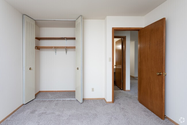 1BR, 1BA - Buckingham