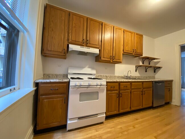 612-626 Sheridan Rd, Evanston, IL 60202 - photo 6