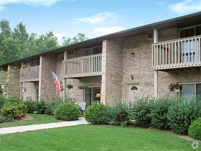 East Point Village, Green Bay, WI 54302 - photo 1