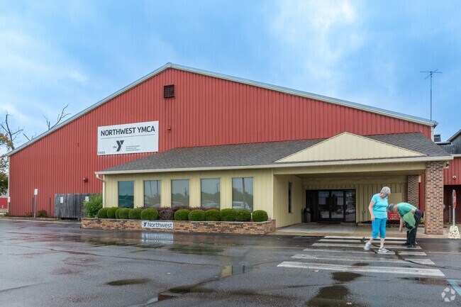 The Northwest YMCA is a popular spot to work out in Lantern-Pearwood-Keller.