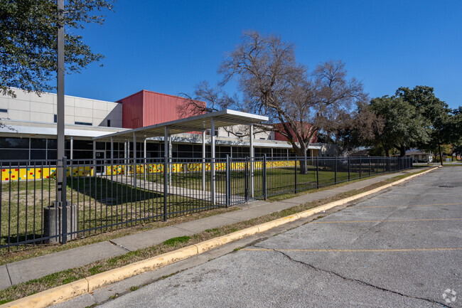 Marcellus Elliot Foster Elementary, Houston Tx Rankings & Reviews 