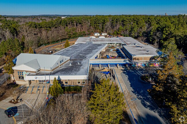 Durham, NC's Lakewood Elementary serves children in grades Pre-K through 5th grade.