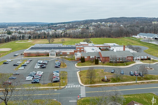 Ellington Middle School serves students in 7th and 8th grade.