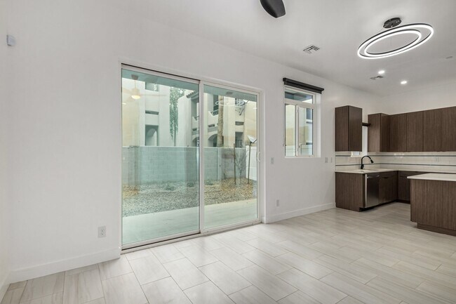 3107 N 39th St unit 9, Phoenix, AZ 85018 - photo 7