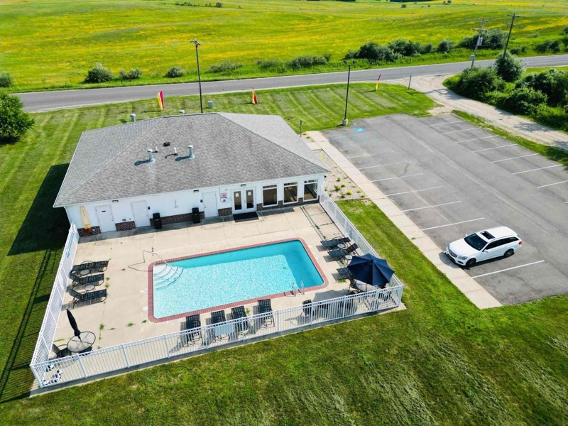 College Town Apartments, Big Rapids, MI 49307 - photo 1