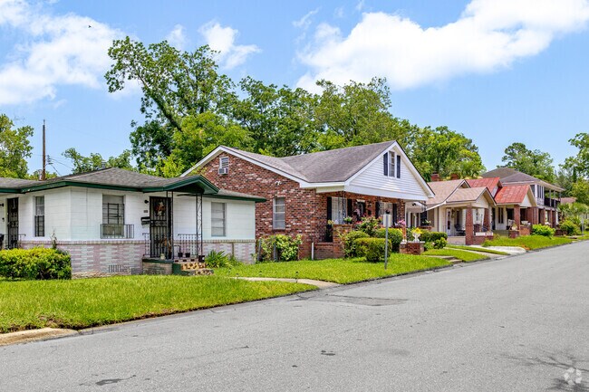 In Cuyler-Brownsville, there is a variety of housing options available.