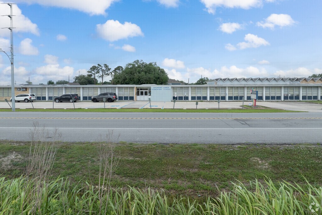 Lockport Lower Elementary School serves students from pre-k through elementary.