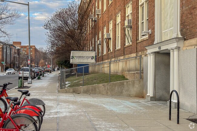 Welcome to Roosevelt S.T.A.Y. Opportunity Academy