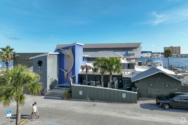 The Grand Marlin is passionate about offering an ever-changing menu, made from scratch daily, using only the freshest seafood and highest quality ingredients.