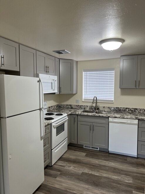 1934 W 4700 S unit 1, Roy, UT 84067 - photo 1