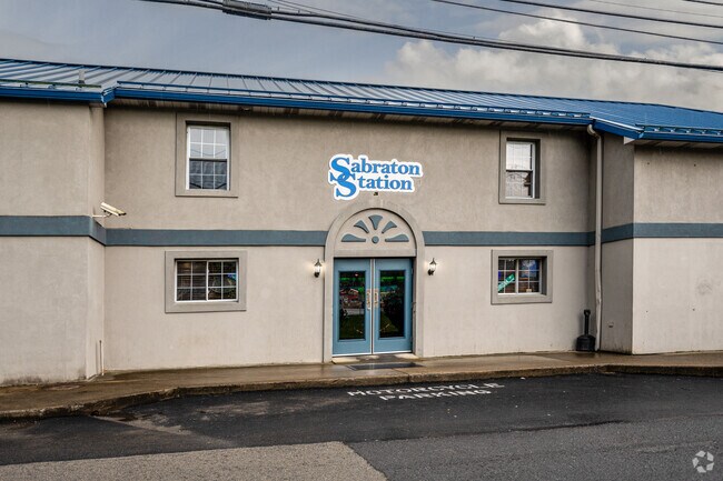 A very short drive brings Woodburn residents to the local favorite Sabraton Station.