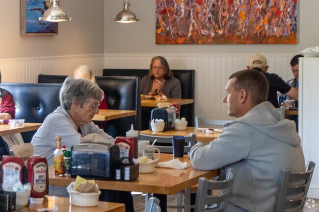 Bernie’s Foreside serves fresh bagels and coffee just minutes from Cumberland Foreside.