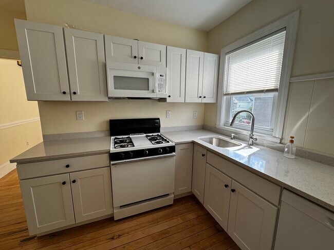 65 Wareham St unit 2, Medford, MA 02155 - photo 4
