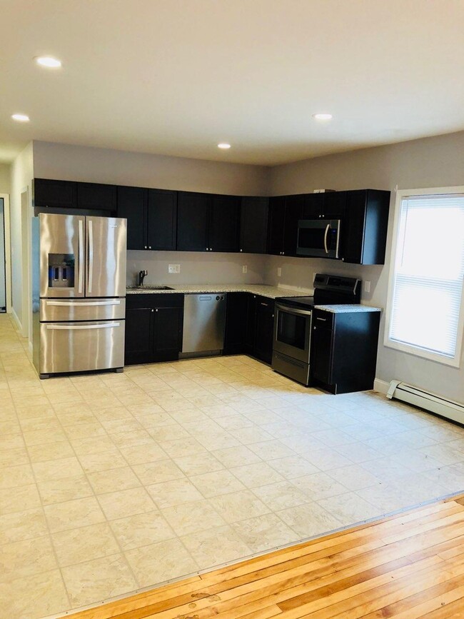 86 May St Unit 3, Worcester, MA 01602