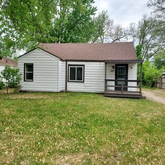337 E Greenview Ave, Machesney Park, IL 61115