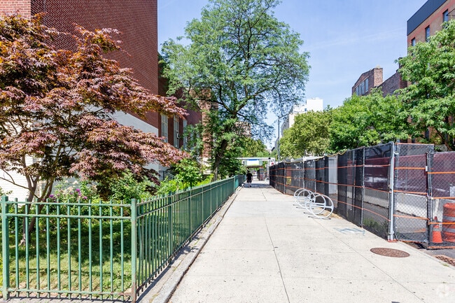 Junior High School 54 Booker T - Street View