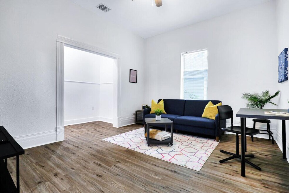 243 Porter St unit ID1295604P, San Antonio, TX 78210 - photo 1