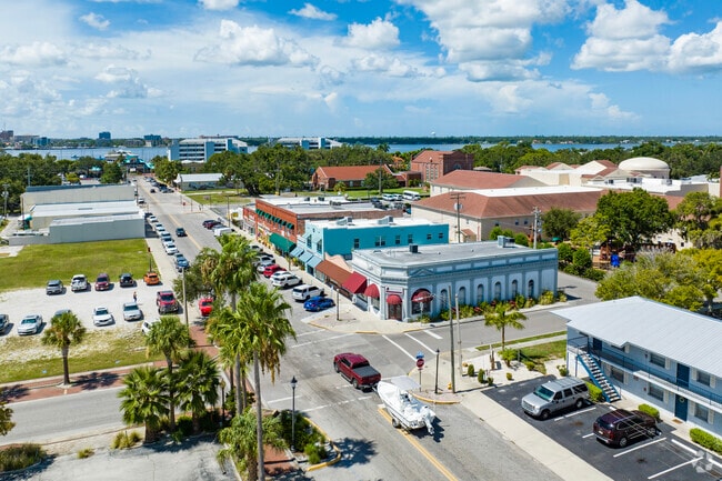 Palmetto's historic downtown is a nice place to spend a day.