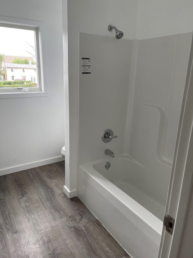 4822 Kutztown Rd unit 2, Temple, PA 19560 - photo 7