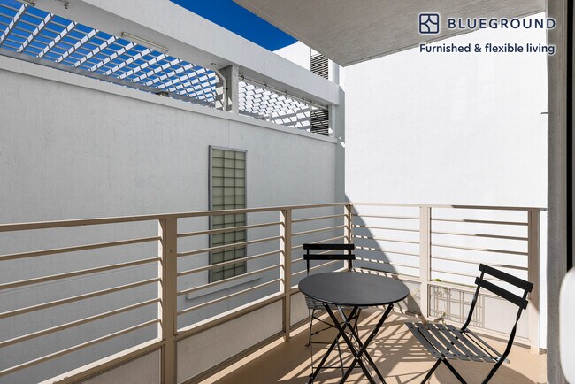 110 SW 12th St unit FL7-ID85, Miami, FL 33130 - photo 4