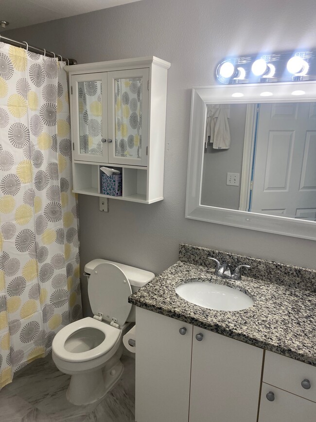 11614 Tomahawk Creek Pkwy unit D, Leawood, KS 66211 - photo 3