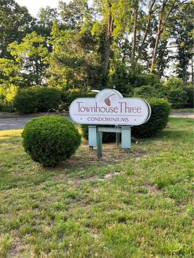 85 Old Town Rd Unit Vernon Condo Rental, Vernon, CT 06066